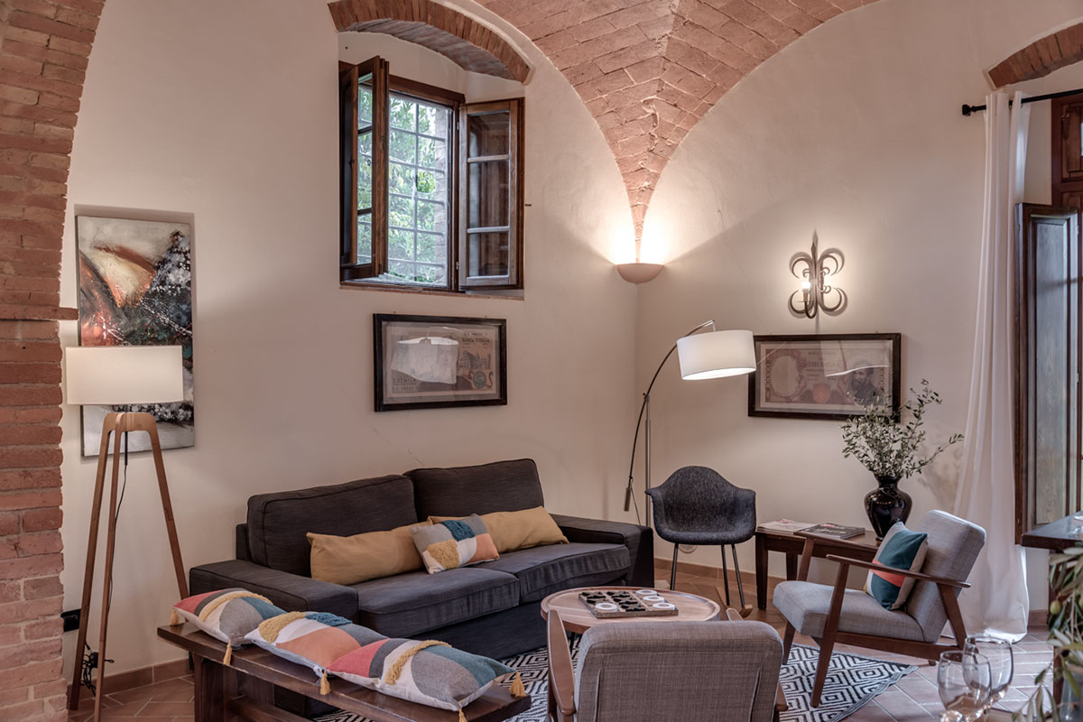 <i18n class='notranslate'>Populonia - Colonica</i18n>