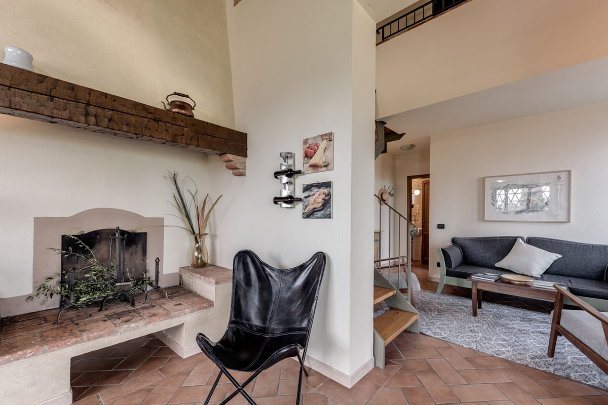 <i18n class='notranslate'>Ansedonia - Fienile</i18n>